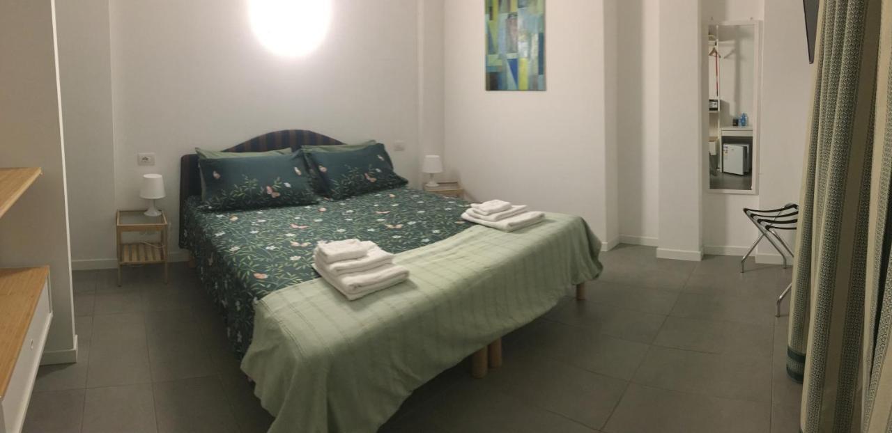 Guesthouse Villa Jung Bordighera Exteriör bild